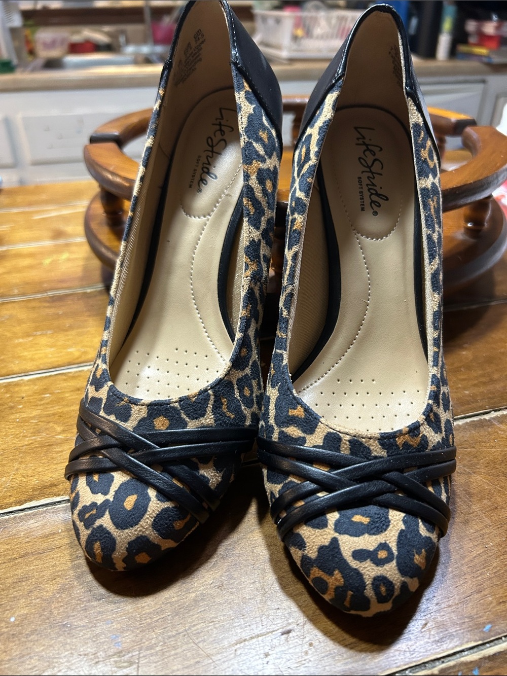 Life Stride Leopard-Print Pumps in Tan and Black with Crisscross Detail 7.5